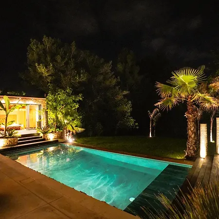 Bali Prestige Piscine Debordement Proche Montpellier Et Plages فيلة