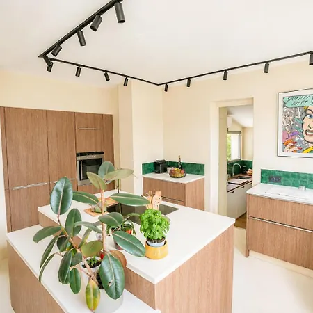 Bali Prestige Piscine Debordement Proche Montpellier Et Plages *
