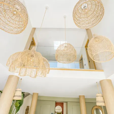 Bali Prestige Piscine Debordement Proche Montpellier Et Plages فيلة